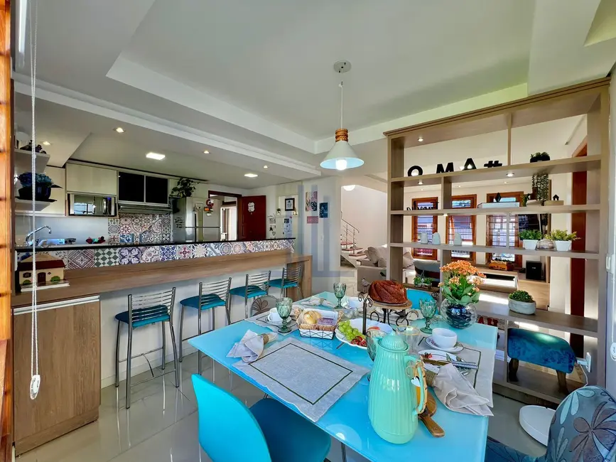 Casa com 3 quartos à venda, 156m2 em Tomazetti, Santa Maria - RS - imagem 5 Foto 5 de Casa com 3 quartos à venda, 156m2 em Tomazetti, Santa Maria - RS