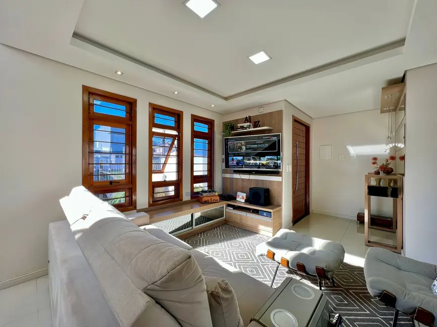 Foto 2 de Casa com 3 quartos à venda, 156m2 em Tomazetti, Santa Maria - RS