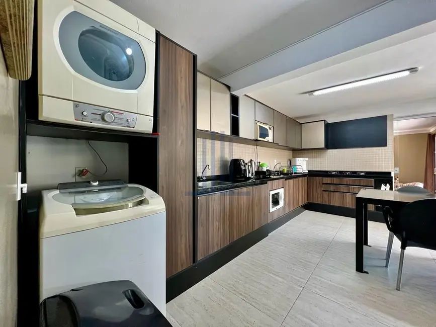 Casa com 4 quartos à venda, 211m2 em Tomazetti, Santa Maria - RS - imagem 7 Foto 7 de Casa com 4 quartos à venda, 211m2 em Tomazetti, Santa Maria - RS