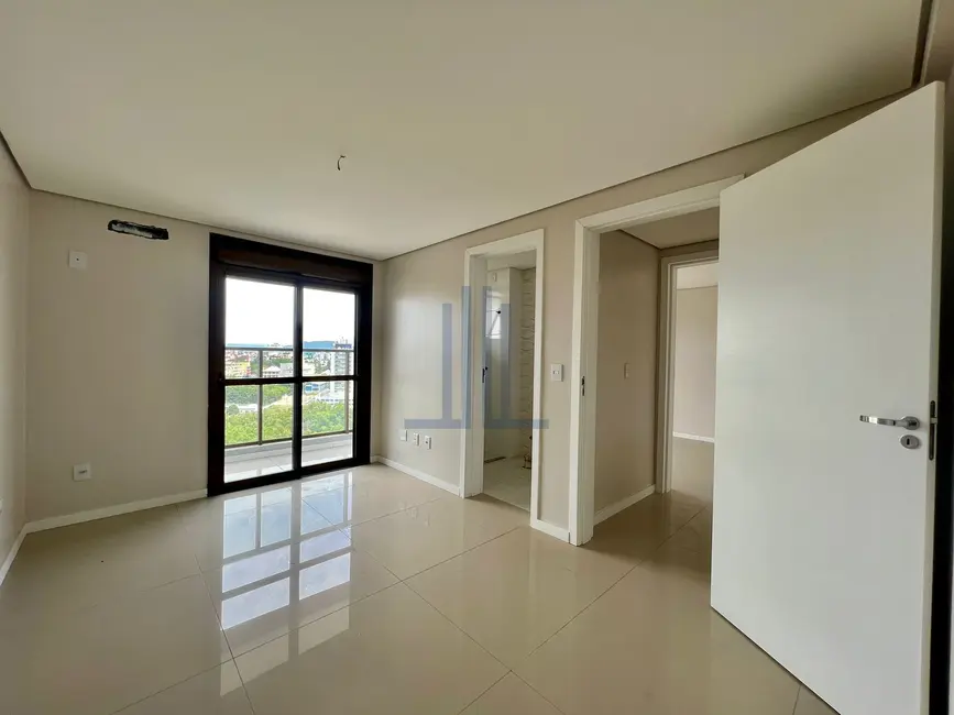 Foto 9 de Cobertura com 4 quartos à venda, 234m2 em Nossa Senhora Medianeira, Santa Maria - RS