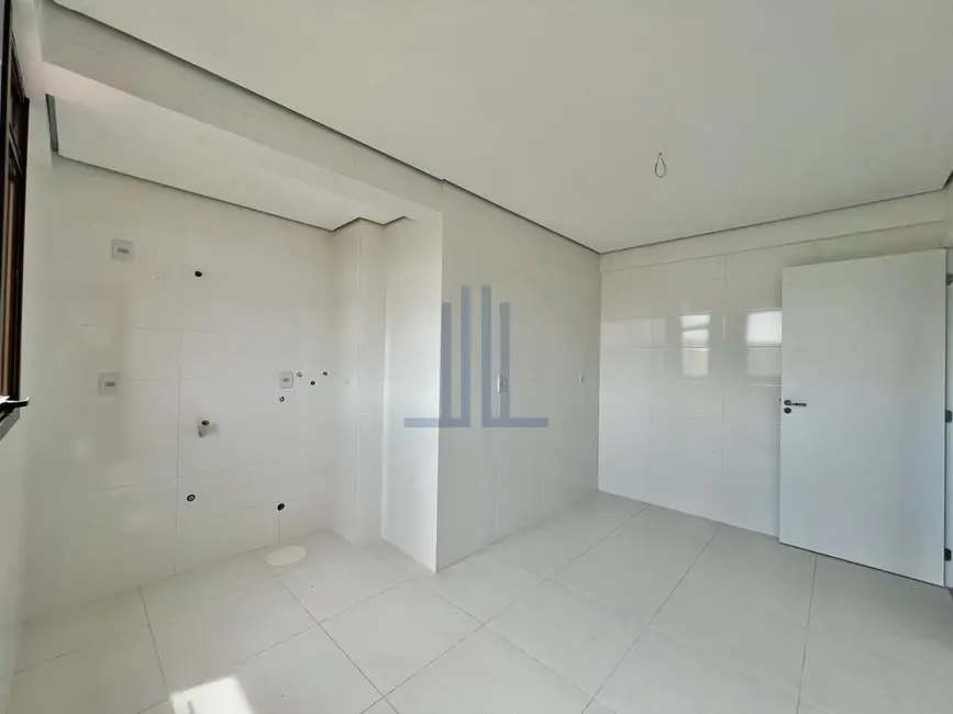 Foto 5 de Apartamento com 3 quartos à venda, 111m2 em Nossa Senhora Medianeira, Santa Maria - RS