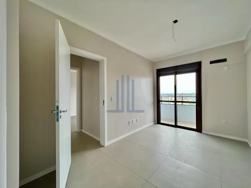 Foto 8 de Apartamento com 3 quartos à venda, 111m2 em Nossa Senhora Medianeira, Santa Maria - RS