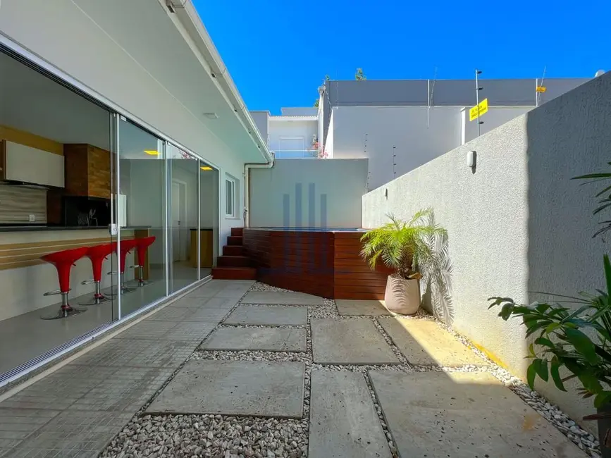 Casa com 3 quartos à venda, 137m2 em Tomazetti, Santa Maria - RS - imagem 8 Foto 8 de Casa com 3 quartos à venda, 137m2 em Tomazetti, Santa Maria - RS