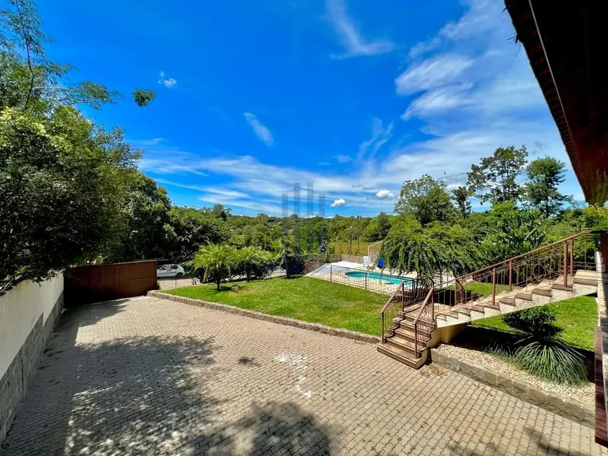 Casa com 3 quartos à venda, 280m2 em Centro, Itaara - RS - imagem 4 Foto 4 de Casa com 3 quartos à venda, 280m2 em Centro, Itaara - RS