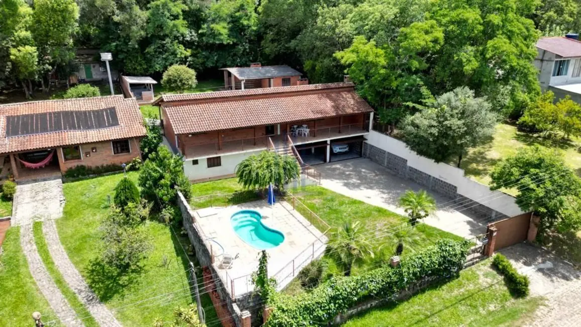 Foto 1 de Casa com 3 quartos à venda, 280m2 em Centro, Itaara - RS