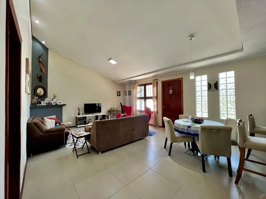 Casa com 3 quartos à venda, 272m2 em Itaara - RS - imagem 7 Foto 7 de Casa com 3 quartos à venda, 272m2 em Itaara - RS