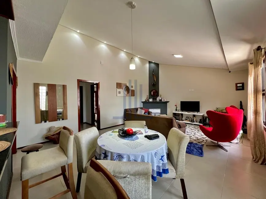 Casa com 3 quartos à venda, 272m2 em Itaara - RS - imagem 8 Foto 8 de Casa com 3 quartos à venda, 272m2 em Itaara - RS