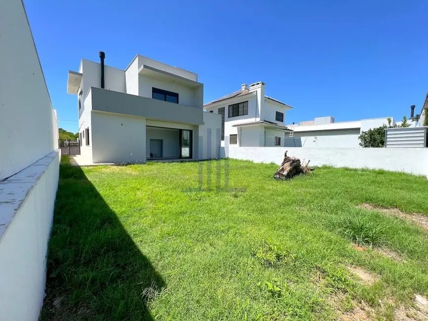 Casa de Condomínio com 3 quartos à venda, 215m2 em Camobi, Santa Maria - RS - imagem 6 Foto 6 de Casa de Condomínio com 3 quartos à venda, 215m2 em Camobi, Santa Maria - RS