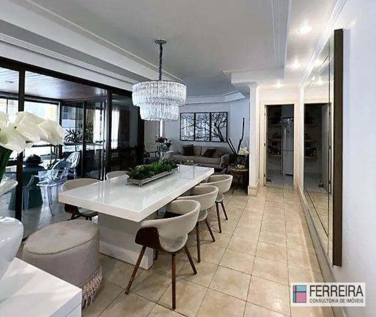 Apartamento com 4 quartos à venda, 165m2 em Vitória, Salvador - BA - imagem 5 Foto 5 de Apartamento com 4 quartos à venda, 165m2 em Vitória, Salvador - BA