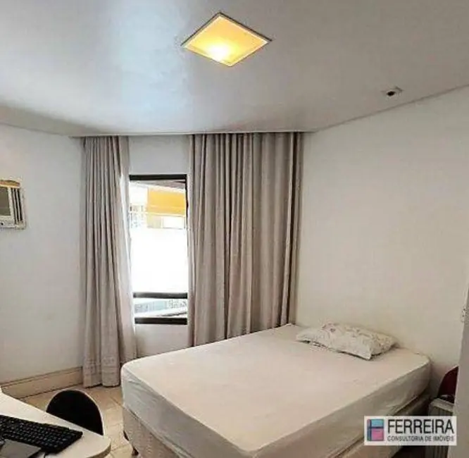 Apartamento com 4 quartos à venda, 165m2 em Vitória, Salvador - BA - imagem 4 Foto 4 de Apartamento com 4 quartos à venda, 165m2 em Vitória, Salvador - BA