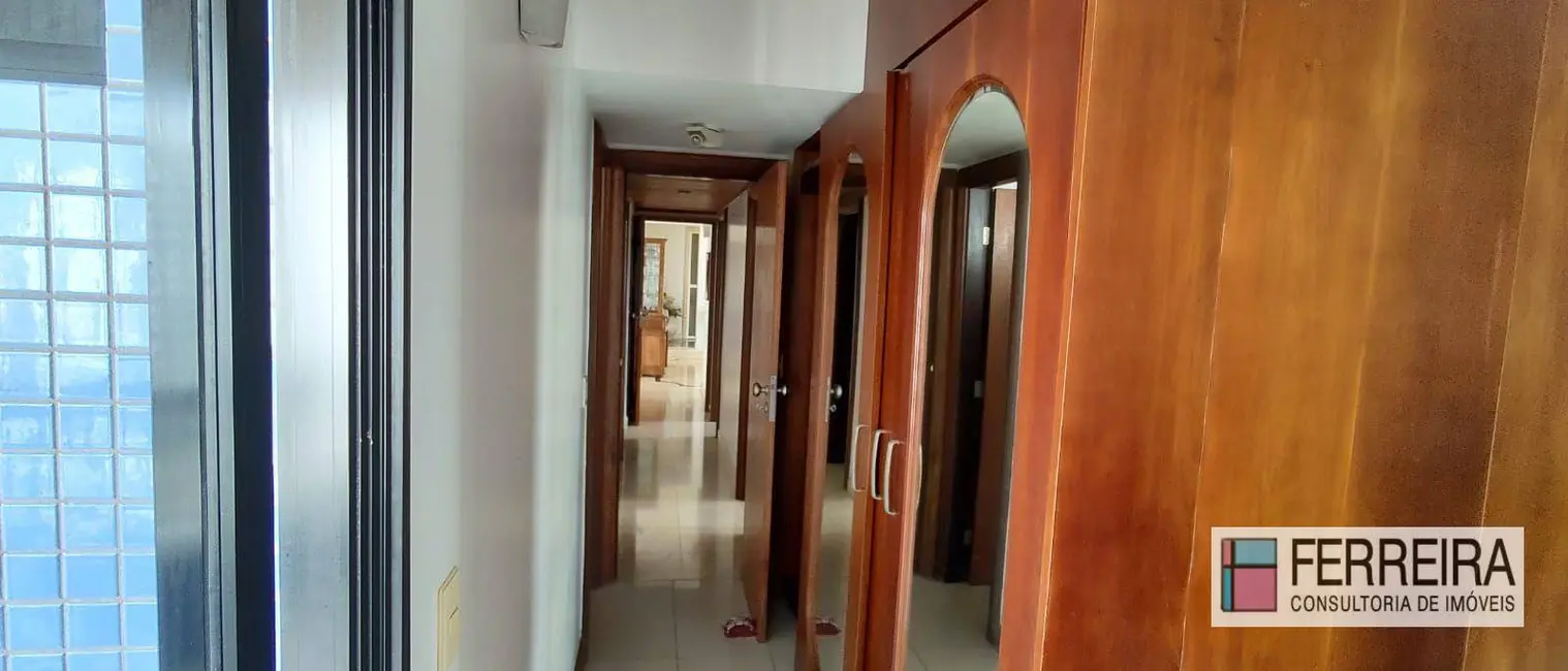 Apartamento com 4 quartos à venda e para alugar, 197m2 em Graça, Salvador - BA - imagem 7 Foto 7 de Apartamento com 4 quartos à venda e para alugar, 197m2 em Graça, Salvador - BA