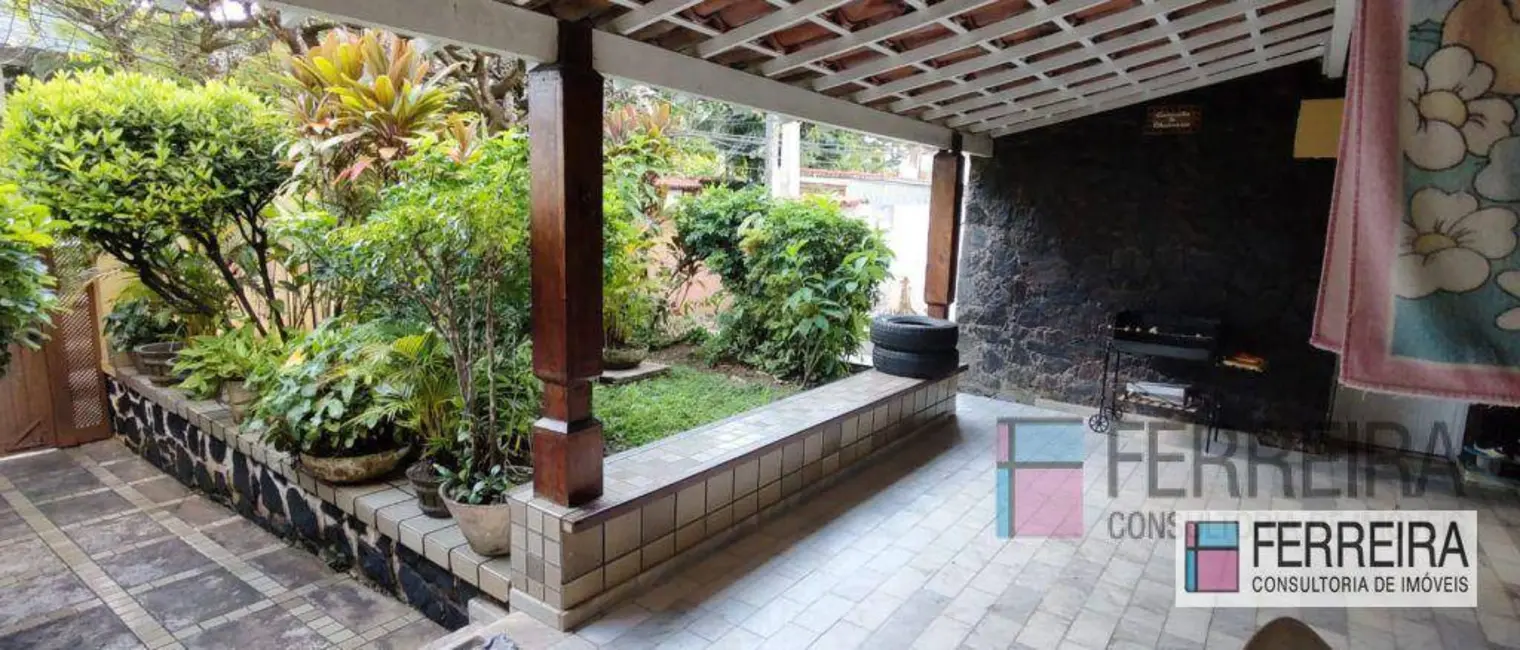 Casa com 4 quartos à venda, 360m2 em Pituba, Salvador - BA - imagem 3 Foto 3 de Casa com 4 quartos à venda, 360m2 em Pituba, Salvador - BA