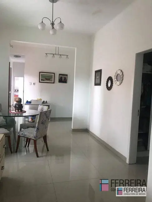 Casa com 3 quartos à venda, 360m2 em Candeal, Salvador - BA - imagem 8 Foto 8 de Casa com 3 quartos à venda, 360m2 em Candeal, Salvador - BA