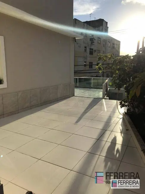 Casa com 3 quartos à venda, 360m2 em Candeal, Salvador - BA - imagem 4 Foto 4 de Casa com 3 quartos à venda, 360m2 em Candeal, Salvador - BA