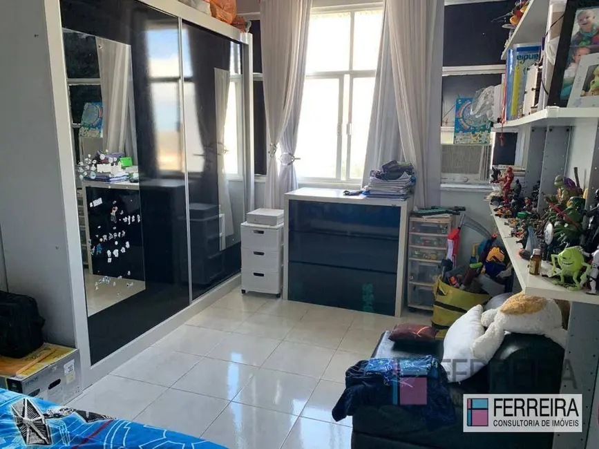 Foto 2 de Apartamento com 4 quartos à venda, 200m2 em Canela, Salvador - BA