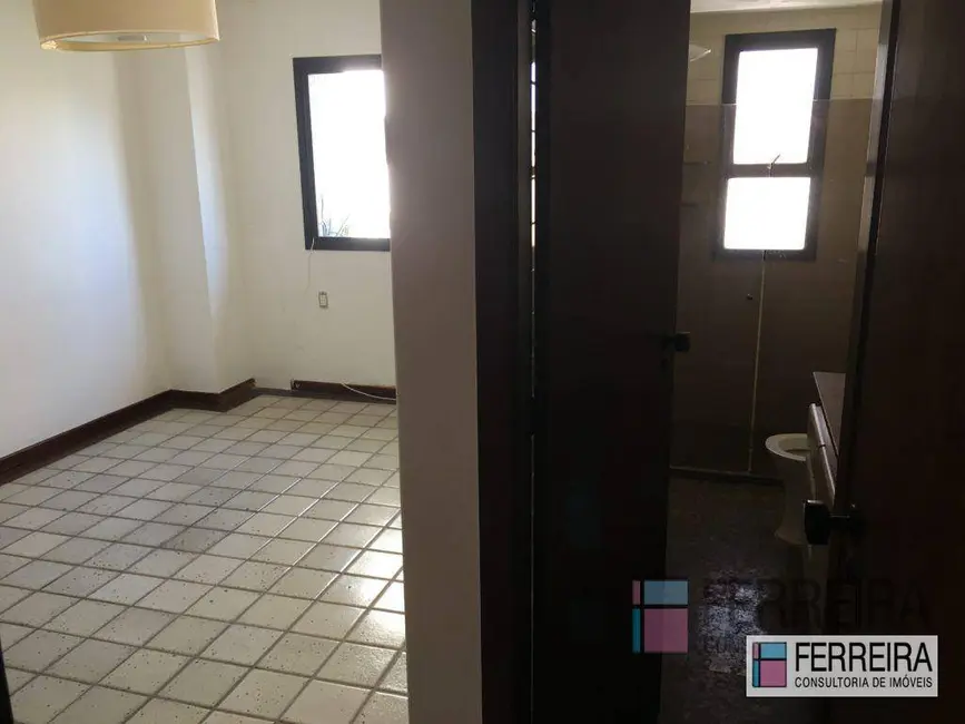 Apartamento com 3 quartos à venda, 332m2 em Barra, Salvador - BA - imagem 9 Foto 9 de Apartamento com 3 quartos à venda, 332m2 em Barra, Salvador - BA