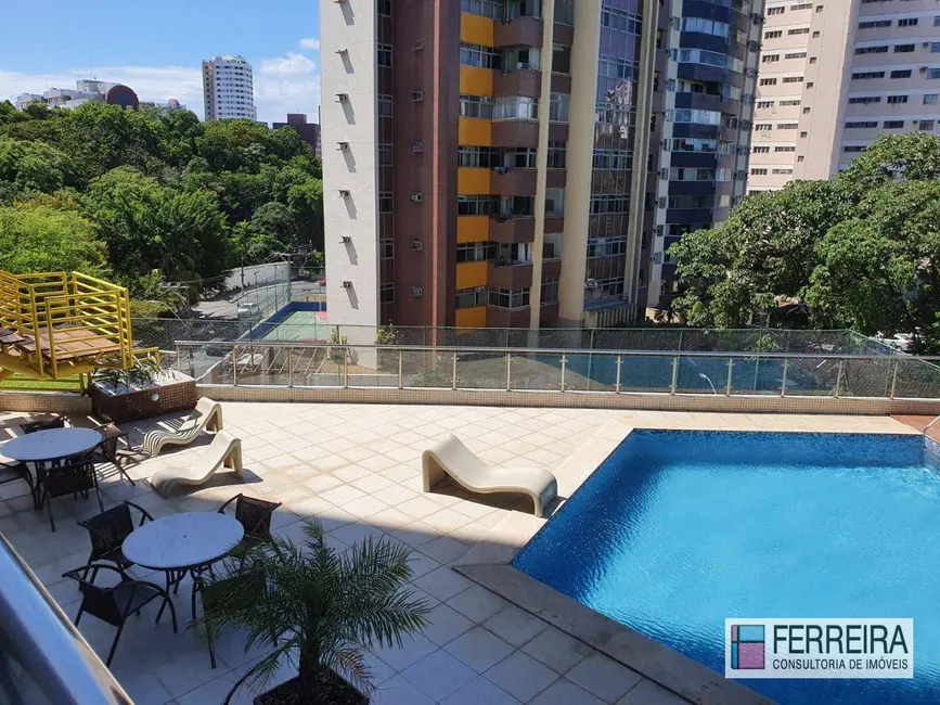 Apartamento com 4 quartos à venda, 200m2 em Itaigara, Salvador - BA - imagem 3 Foto 3 de Apartamento com 4 quartos à venda, 200m2 em Itaigara, Salvador - BA