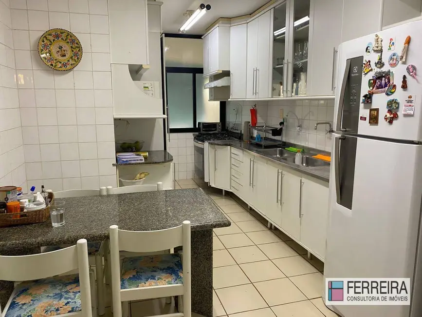 Foto 3 de Apartamento com 4 quartos à venda, 267m2 em Ondina, Salvador - BA