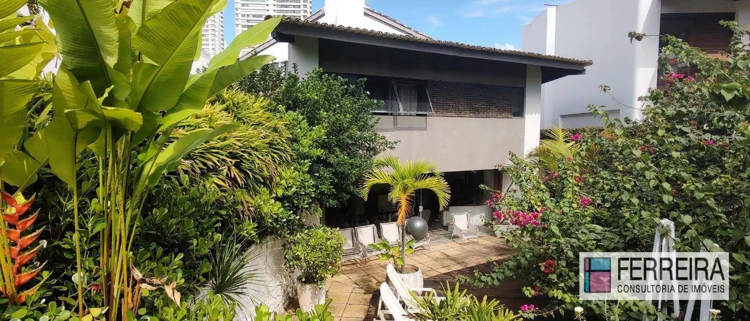 Foto 2 de Casa de Condomínio com 4 quartos à venda, 630m2 em Candeal, Salvador - BA