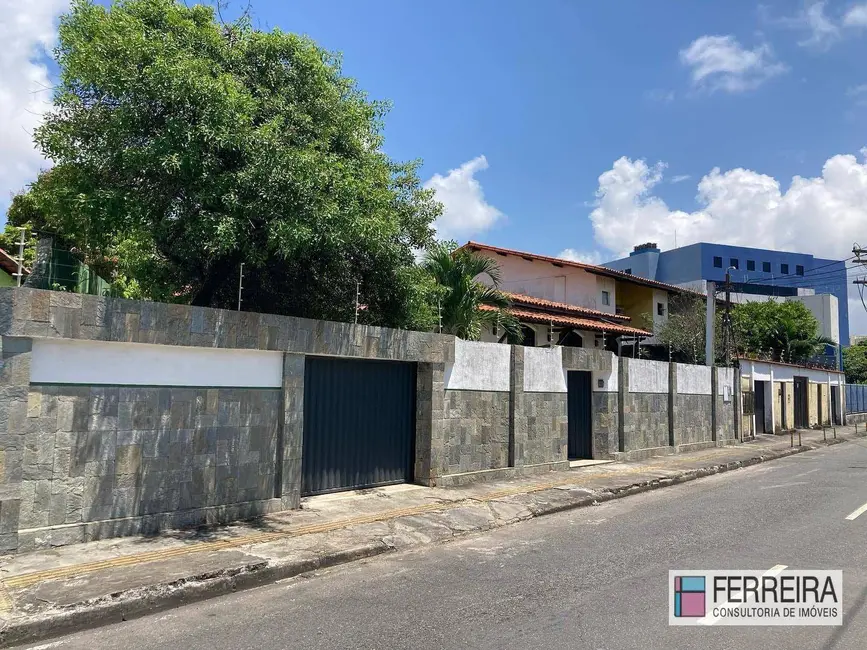Foto 2 de Casa com 3 quartos à venda, 410m2 em Stiep, Salvador - BA