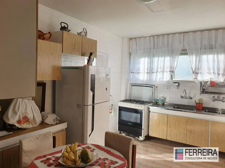 Apartamento com 4 quartos à venda, 200m2 em Itaigara, Salvador - BA - imagem 6 Foto 6 de Apartamento com 4 quartos à venda, 200m2 em Itaigara, Salvador - BA