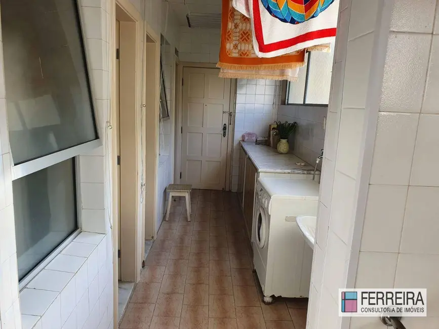 Apartamento com 4 quartos à venda, 200m2 em Itaigara, Salvador - BA - imagem 5 Foto 5 de Apartamento com 4 quartos à venda, 200m2 em Itaigara, Salvador - BA