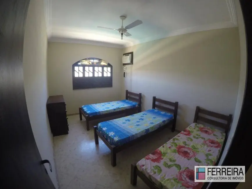 Foto 5 de Casa com 4 quartos à venda, 750m2 em Camacari - BA