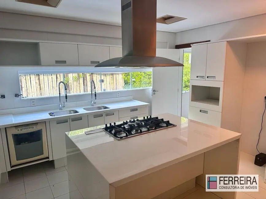Foto 1 de Casa com 5 quartos à venda, 857m2 em Camacari - BA
