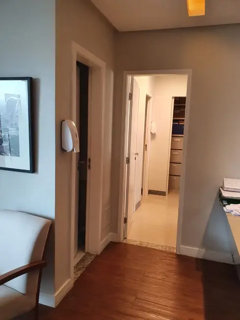 Sala Comercial à venda e para alugar, 30m2 em Pituba, Salvador - BA - imagem 5 Foto 5 de Sala Comercial à venda e para alugar, 30m2 em Pituba, Salvador - BA