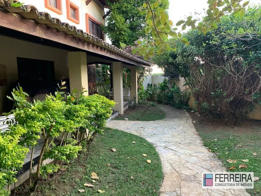Casa com 6 quartos à venda, 1050m2 em Candeal, Salvador - BA - imagem 1 Foto 1 de Casa com 6 quartos à venda, 1050m2 em Candeal, Salvador - BA