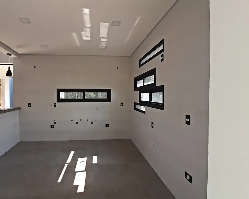Foto 4 de Casa de Condomínio com 4 quartos à venda e para alugar, 328m2 em Serra dos Lagos (Jordanésia), Cajamar - SP