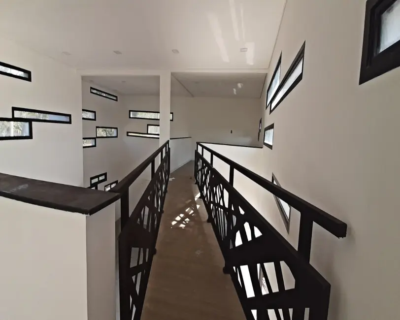 Foto 3 de Casa de Condomínio com 4 quartos à venda e para alugar, 328m2 em Serra dos Lagos (Jordanésia), Cajamar - SP