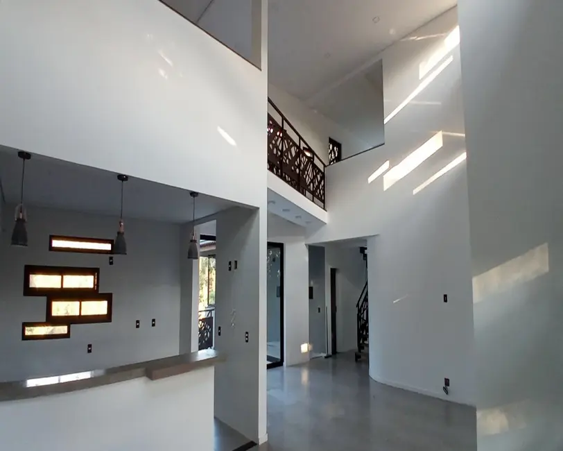 Foto 1 de Casa de Condomínio com 4 quartos à venda e para alugar, 328m2 em Serra dos Lagos (Jordanésia), Cajamar - SP