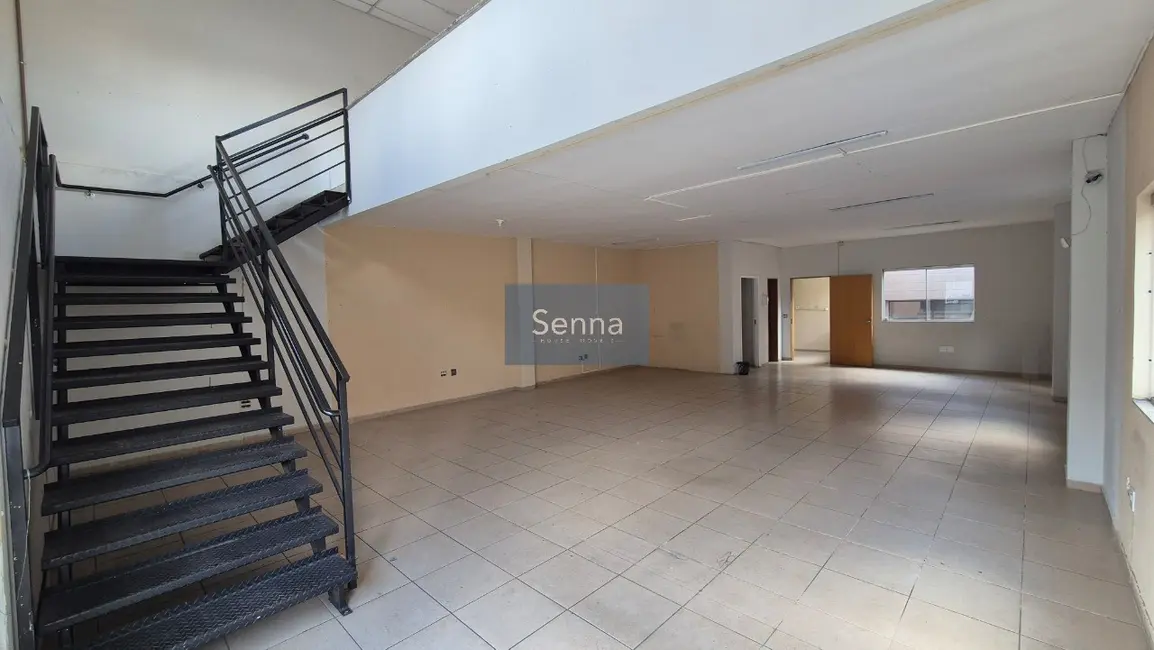 Foto 2 de Armazém / Galpão para alugar, 330m2 em Vila M Genoveva, Jundiai - SP