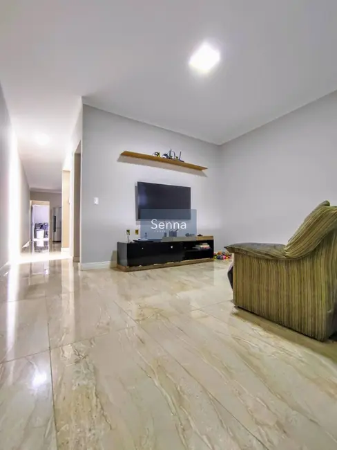 Casa com 3 quartos à venda, 240m2 em Jardim Novo Mundo, Varzea Paulista - SP - imagem 4 Foto 4 de Casa com 3 quartos à venda, 240m2 em Jardim Novo Mundo, Varzea Paulista - SP