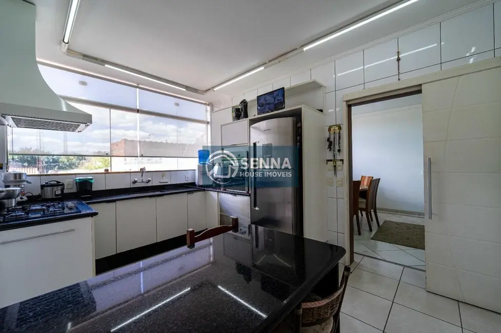 Foto 5 de Casa com 4 quartos à venda, 600m2 em Parque São Luiz, Jundiai - SP