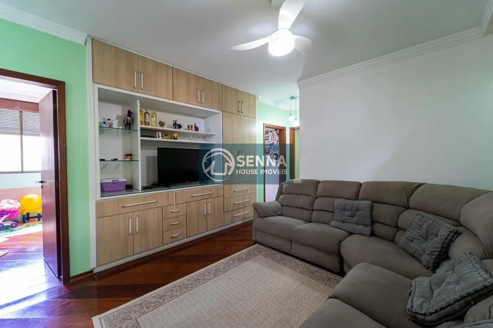 Foto 2 de Casa com 4 quartos à venda, 600m2 em Parque São Luiz, Jundiai - SP