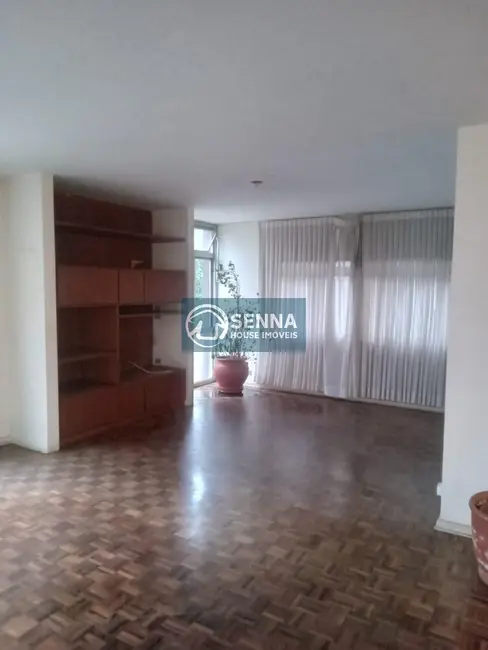 Foto 2 de Apartamento com 3 quartos para alugar, 216m2 em Cerqueira César, São Paulo - SP