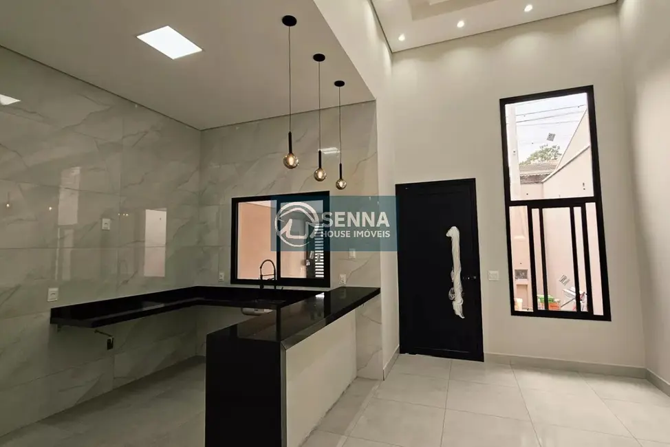 Casa com 3 quartos à venda, 115m2 em Loteamento Serra dos Cristais, Varzea Paulista - SP - imagem 2 Foto 2 de Casa com 3 quartos à venda, 115m2 em Loteamento Serra dos Cristais, Varzea Paulista - SP