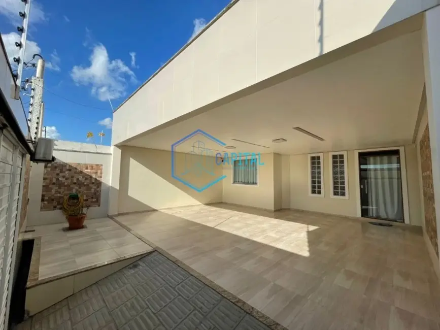 Foto 1 de Casa com 3 quartos à venda, 250m2 em Mangabeira, Feira De Santana - BA