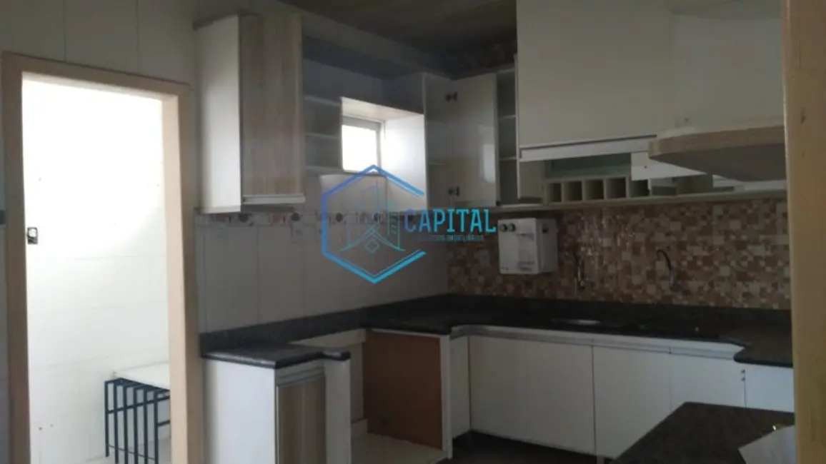 Casa com 4 quartos à venda, 170m2 em Ponto Central, Feira De Santana - BA - imagem 6 Foto 6 de Casa com 4 quartos à venda, 170m2 em Ponto Central, Feira De Santana - BA