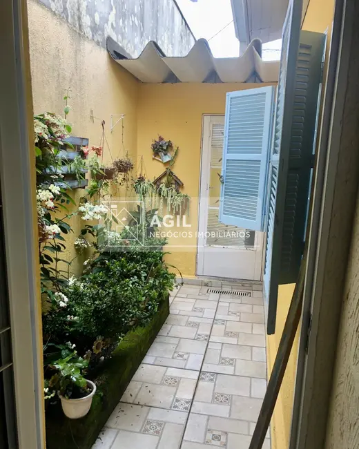 Foto 3 de Casa com 3 quartos à venda, 250m2 em Jardim Luiza, Jacarei - SP