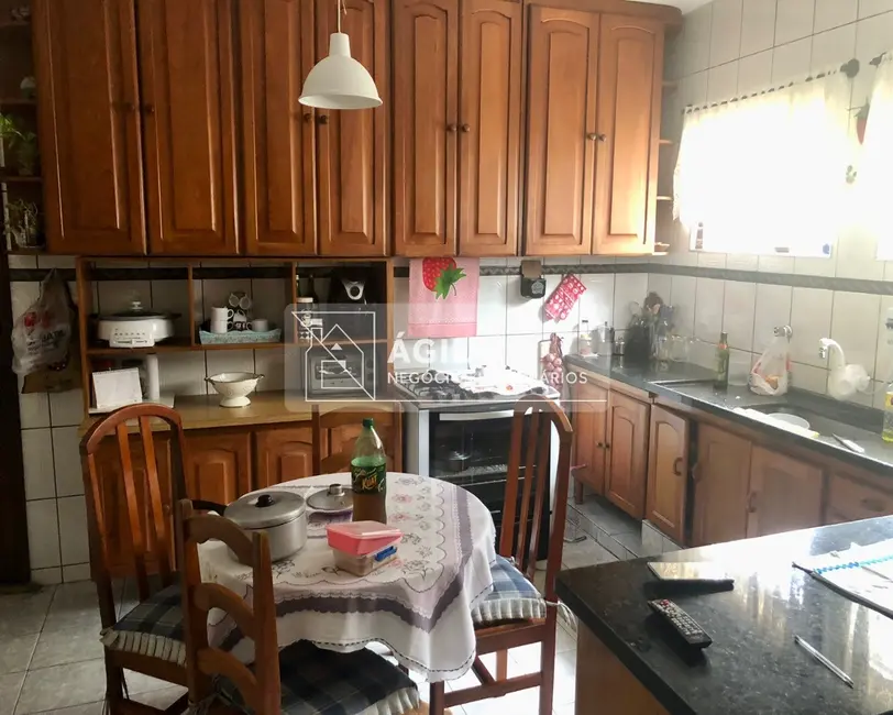 Foto 5 de Casa com 3 quartos à venda, 250m2 em Jardim Luiza, Jacarei - SP