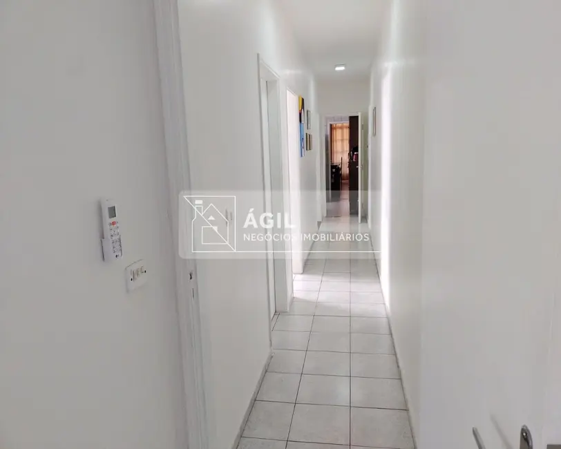 Foto 9 de Casa com 4 quartos à venda, 218m2 em Centro, Jacarei - SP