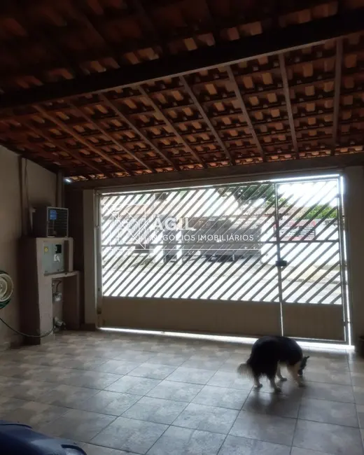 Foto 1 de Casa com 2 quartos à venda, 150m2 em Sao Jose Dos Campos - SP