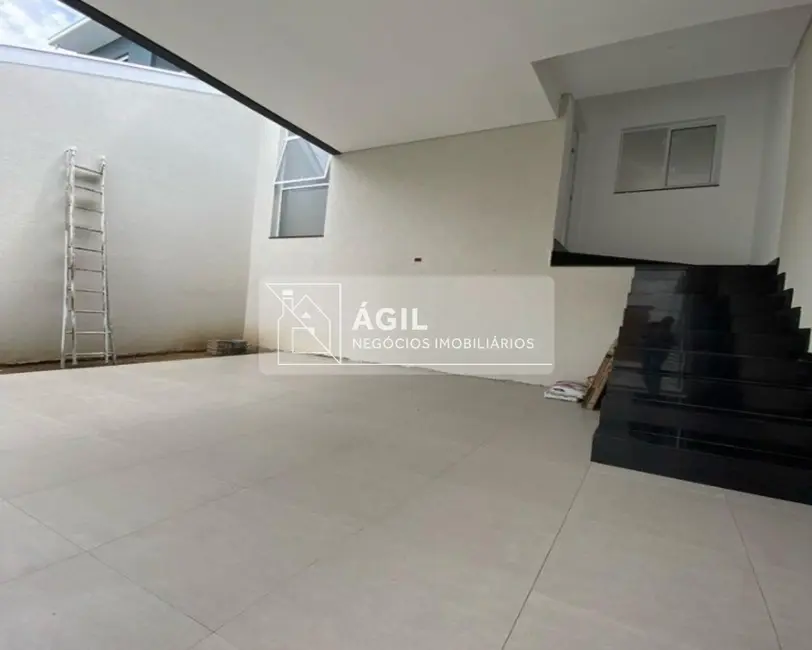 Foto 2 de Casa com 3 quartos à venda, 175m2 em Loteamento Villa Branca, Jacarei - SP