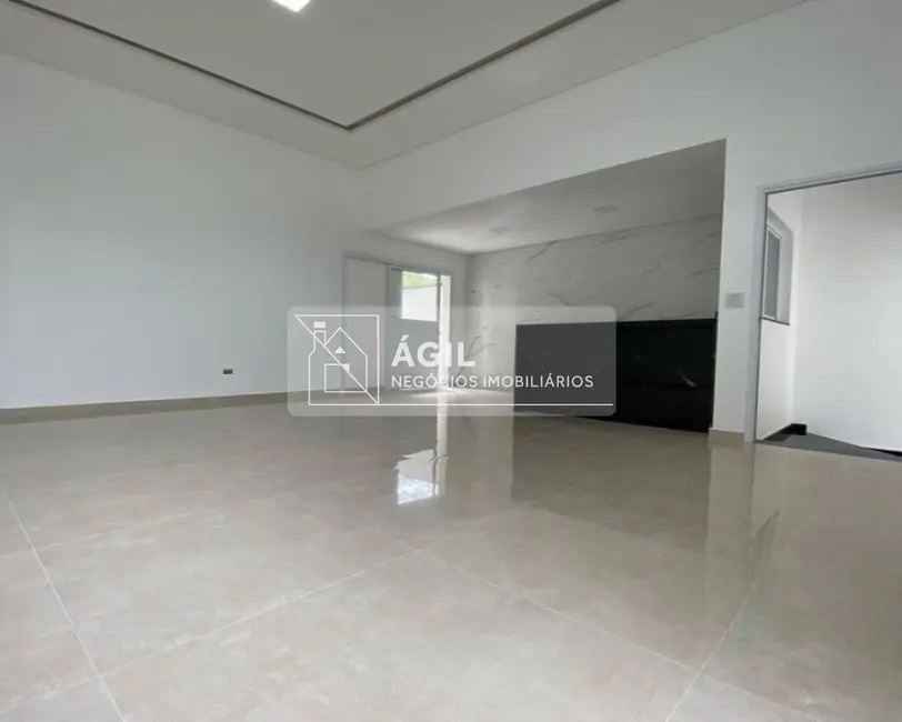 Foto 4 de Casa com 3 quartos à venda, 175m2 em Loteamento Villa Branca, Jacarei - SP