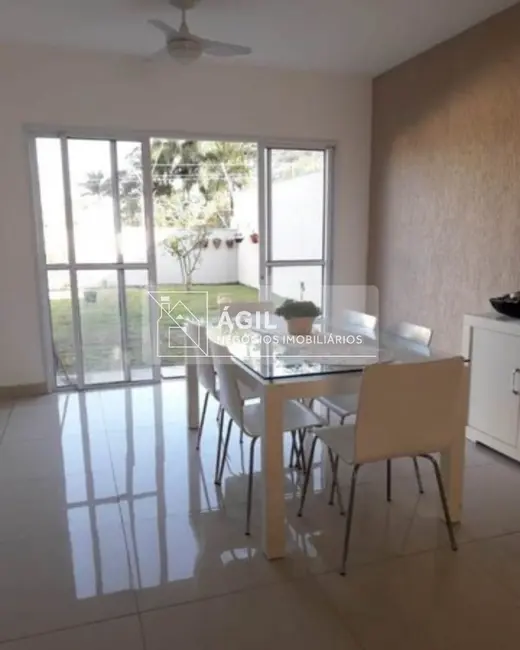 Foto 2 de Casa de Condomínio com 4 quartos à venda, 136m2 em Sao Jose Dos Campos - SP