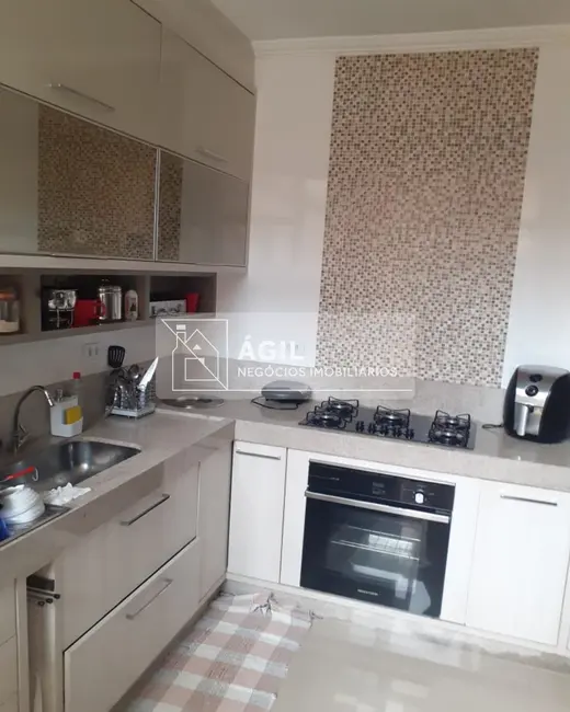 Casa com 3 quartos à venda, 170m2 em Sao Jose Dos Campos - SP - imagem 8 Foto 8 de Casa com 3 quartos à venda, 170m2 em Sao Jose Dos Campos - SP