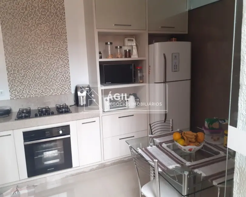 Casa com 3 quartos à venda, 170m2 em Sao Jose Dos Campos - SP - imagem 1 Foto 1 de Casa com 3 quartos à venda, 170m2 em Sao Jose Dos Campos - SP